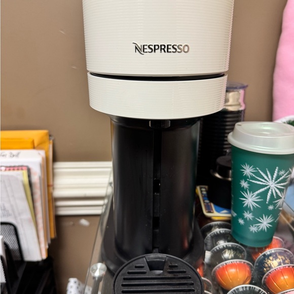 Nespresso Vertuo Next Black and White SOLD - Picture 3 of 4